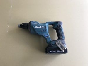 Makita　充電式スクリュードライバ　FS454D